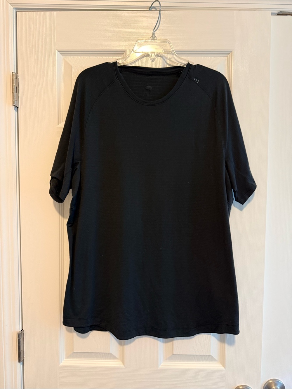 lululemon athletica Men's Short Sleeve Crewneck T-Shirt in Black